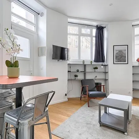 Appartamento Charming 1br Batignolles *