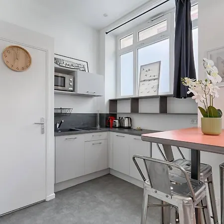 Appartamento Charming 1br Batignolles Parigi
