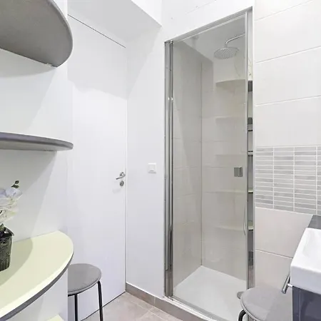 Appartamento Charming 1br Batignolles *